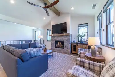 Image de Brand New Snowcreek Creekhouse Stunning Views 566