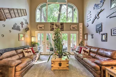 Image de Secluded Home w\/ Hot Tub & Mountain Views!