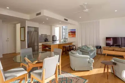 Image de Immaculately presented spacious & light filled unit perfect for your getaway
