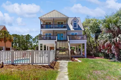 Image de Charming dog-friendly home near the Bay with a pool, washer/dryer & central Ac