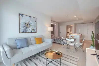 Image de New 1-Queen Bed Studio with Sofabed | City View