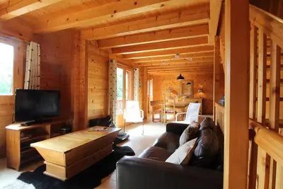 Image de Chalet 5 chambres pour 10 pers, proche ski bus, terrasse, buanderie, tout confort