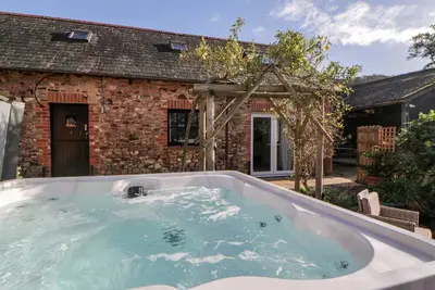 Image de The Holt, pet friendly, with hot tub in Sidford