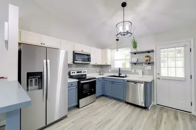 Image de Jacksonville Retreat w\/ Yard ~ 16 Mi to Beach