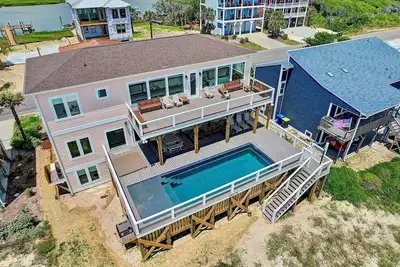 Image de Premier Ocean Front 10br/8. 5ba Home-Elevated Pool & Hot Tub in Deck-Sleeps 24