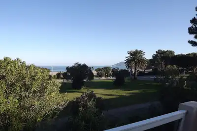 Image de Bel Appartement sur premier rang, 3 ch, clim, 2 terraces, et parking privé.