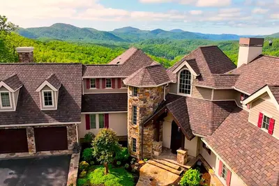 Image de 8000sf Luxurious Estate with Majestic Mountain Views Black Mountain / Asheville