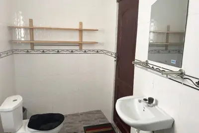 Image de Lovely one bedroom condo with free onsite parking (1)