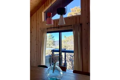 Image de Lake Views /Hot Tub /Movie Room / Workspace /Decks
