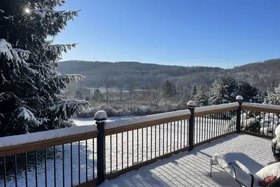 Image de 3-bedroom chalet just 13 minutes drive to Bethel Woods