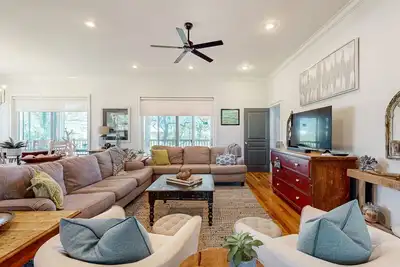 Image de Beautiful home near the beach with community pool, gym, tennis
