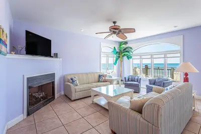 Image de Beachfront home with a hot tub, pool, tennis, washer/dryer & central Ac