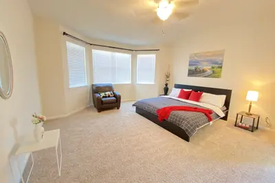 Image de Kozy 5br Home/ Near Kalahari, Dell Diamond & Samsung/ Long-Term Welcome