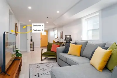 Image de Laid Back Beach House Lower | 1-min to the Sand!