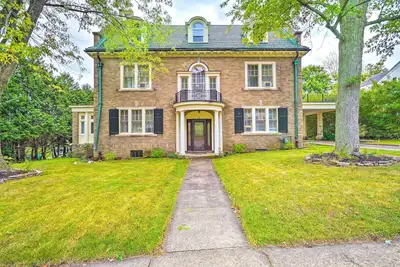 Image de Charming Historic Home ~ 1 Mi to Dtwn Olean!