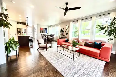 Image de The Greenbelt Getaway- Views, Pets, Games, Fun!