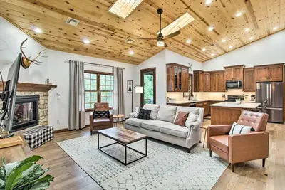 Porch, Fire Pit: 'Pine View Retreat' in Lakeside!