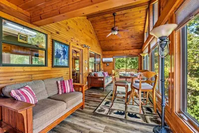 Image de 3br*Mtn Views*5 Mins to Gsmnp*Community Pool*Pets!