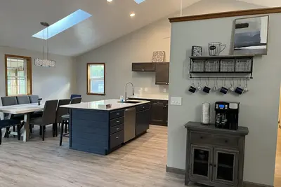 Image de Modern 4 bedroom \/ 3 bath home in Finger Lakes and wine country