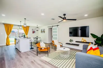 Image de Peace Cottage - A Cozy & Modern 3-bedroom house designed with love.