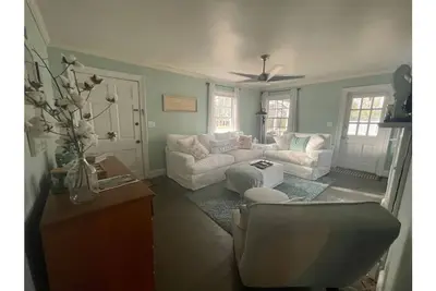Image de Cape Cod cottage close to Prembroke Creek