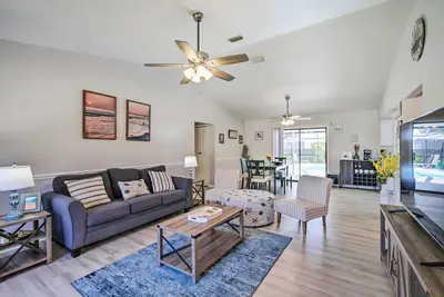 Image de Bright Sebastian Home w\/ Pool ~ 7 Mi to Beach!