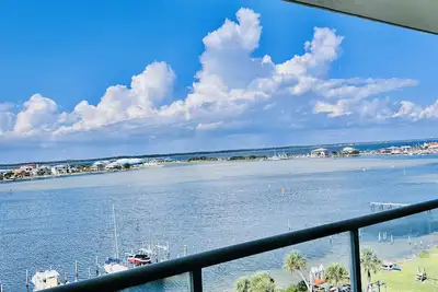 Image de Pensacola Beach Waterfront Condo - Yacht, Pool, Tennis, Beach Club - 7th Floor