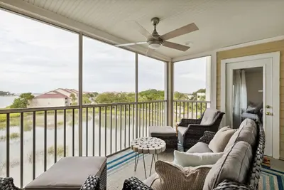 Image de Riverfront, Community Pool & Dock, Short walk across bridge to the beach, shops & restaurants!
