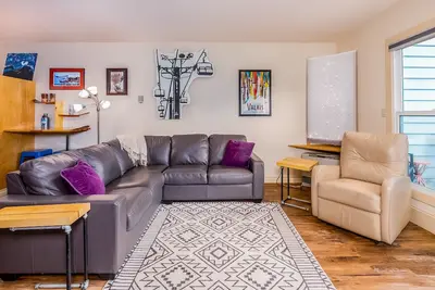 Image de Ski-in/out condo with mountain-views, deck, & fireplace - walk to dining/shuttle