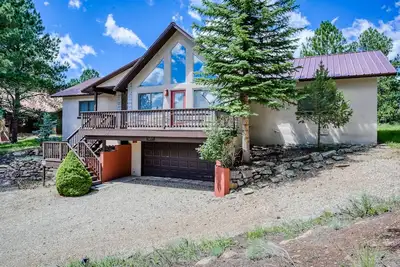 Image de Angel Fire Resort home with large deck, fireplace, washer/dryer, & balcony