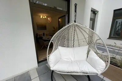 Image de elegnat 1, 5 Room Apartment with beautiful terrace at East Side Gallery