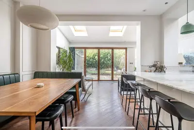 Stunning Clapham Old Town Apartment