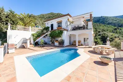 Image de Villa with Stunning Views & Private Pool