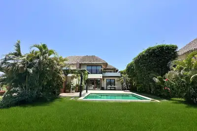 Casa Bueno Private Pool + Free Airport Transfer, Chef & Golf Cart