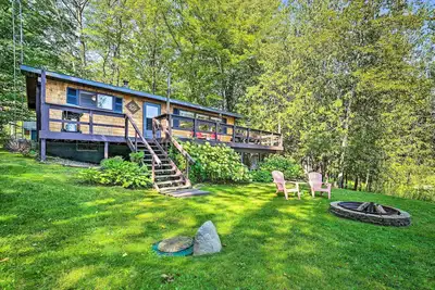 Image de Lakefront Hideaway w/ Dock, Kayaks, Fire Pit!