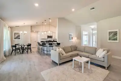 Image de Elegant Port Charlotte Home < 10 Mi to Beach!
