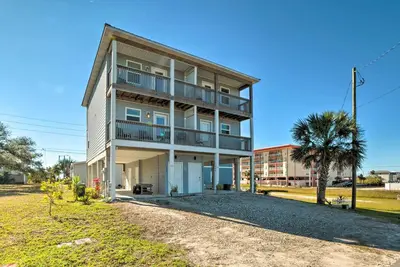 Image de Mexico Beach Home w/ Balcony - Steps to Beach