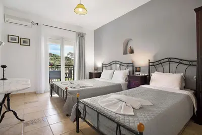 Image de Studio de vacances 'Porto Tsi Ostrias 6' avec balcon, jardin partagé & Wi-Fi