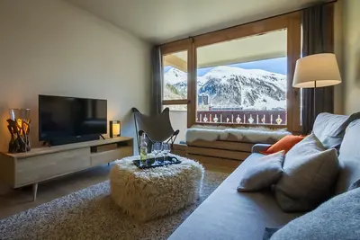 Image de Confortable, haut de gamme, calme et belle vue dégagée!