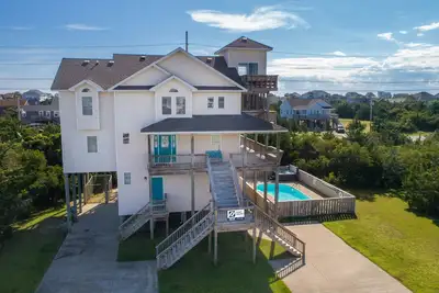Image de Summer Savings-Sound Views, Dog Friendly w/ Private Pool, Hot Tub, & Boat Access