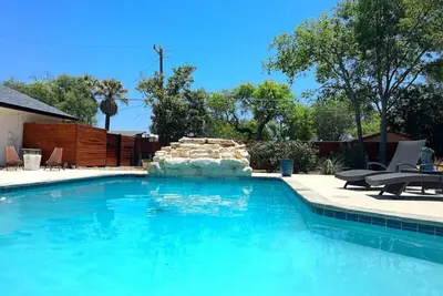Image de Guest Suite +Swimming Pool by Airport