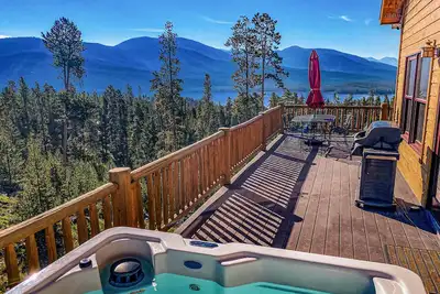 Image de Cabin Bliss: Luxury, Views & Outdoor Fun