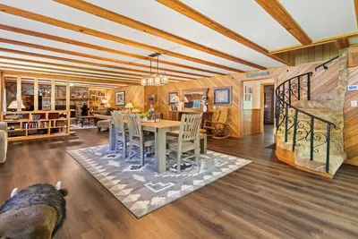 Image de Unwind by the River: Cozy Hot Tub & Mountain Views in Maggie Valley