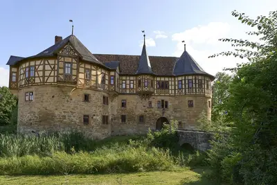 Image de Appartement-Supérieure-Salle de bain privée séparée-Vue sur la cour-Förster W. . .