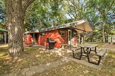 Image de Plum Creek Retreat w\/ Beach near Johnson Lake