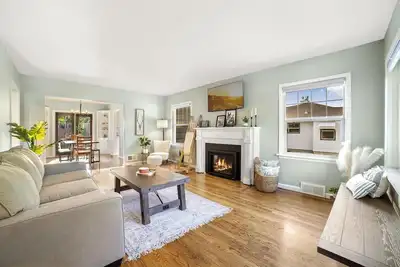 Image de New spacious 4br 2ba Central Twin Falls Home Sleeps 12