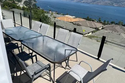 Image de 4 Br Upper Floor With Massive Lake view
