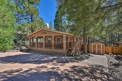 Image de Near Hiking: Munds Park Cabin w/ Deck & Yard
