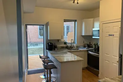 Image de Private townhouse near downtown and state park