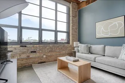 Image de Charming Lincoln Park 2br w/ W/D, Gym & Roof, nr I-90, by Blueground